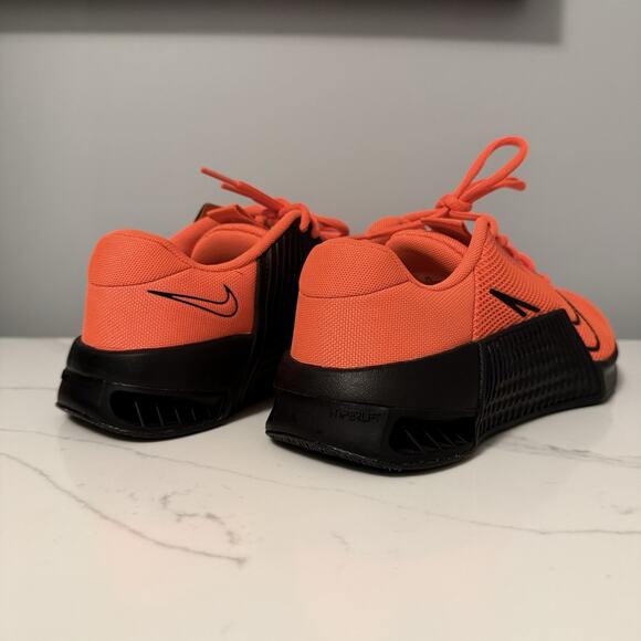 Athletic_Shoes